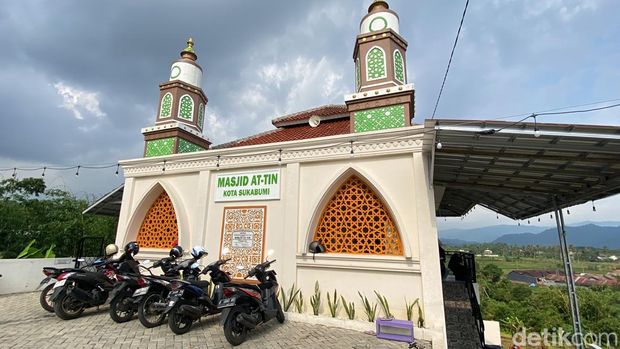 Masjid At-Tin Sukabumi-2