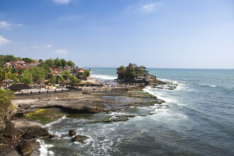 tanah lot sea temple bali