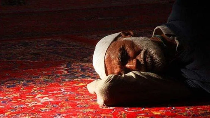 tidur di masjid