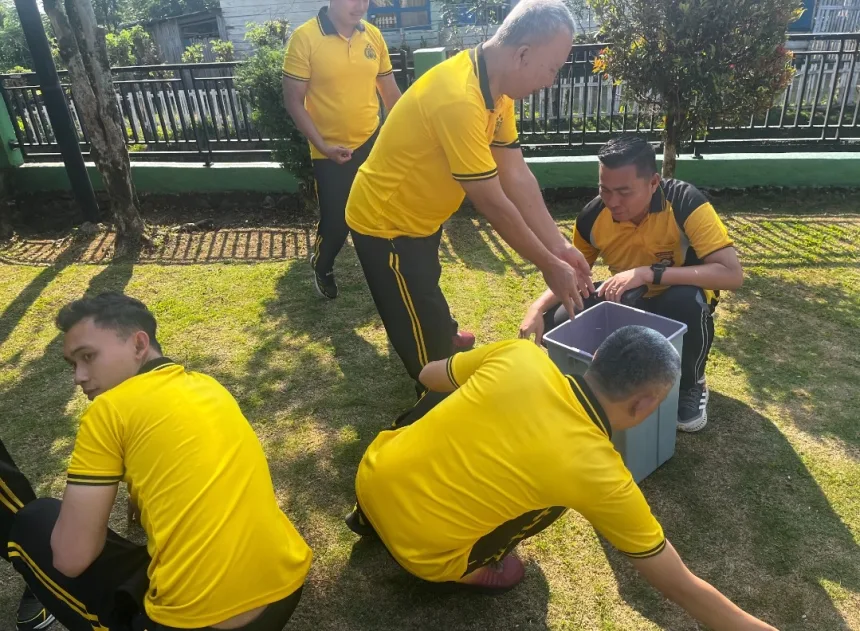 Kapolres Pagar Alam Pimpin Gerakan ASRI, Bersihkan Masjid Baiturrahman Gunung Gare